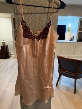 Jones New York Vintage Pink Satin Burgundy Lace Trim Chemise Slip Dress Medium